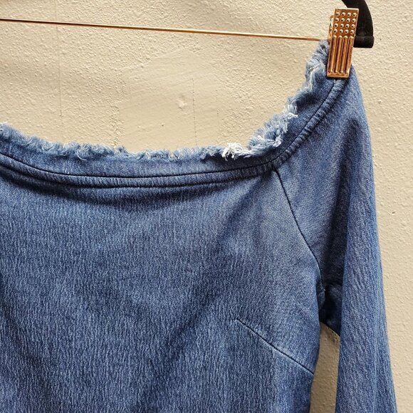 Venus Off Shoulder Denim Shirt Womens Large Frayed Bell Sleeve Boho Pullover - Picture 2 of 10